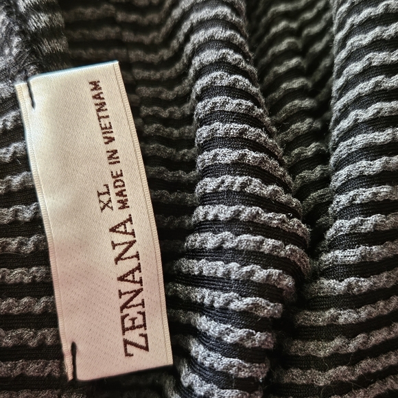 Zenana Outfitters Black and White Striped Top - Picture 15 of 15